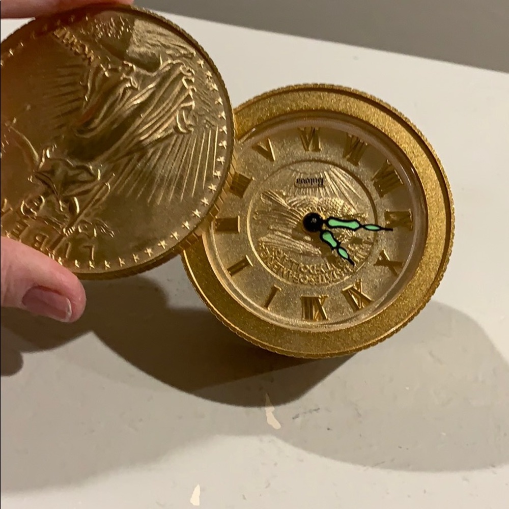 Vintage Bulova Liberty Walking Travel Alarm Clock